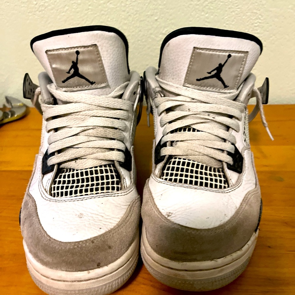 Very used Jordan 4